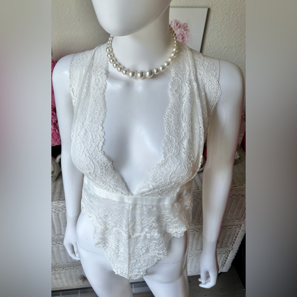 Rene Rofe One Piece Bodysuit Lacey and Sheer Nighty in white color Size 1X/2X - Picture 4 of 10
